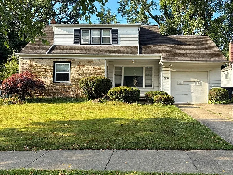 23920 Glenhill Dr — Photo 1