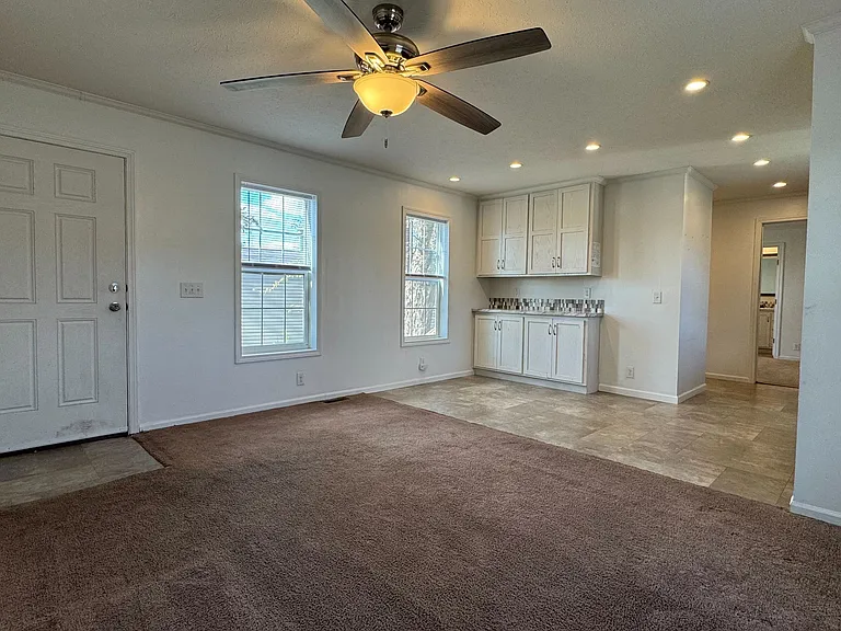 105 20th St NW #200 — Photo 3