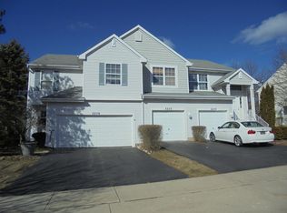 2252 Woodside Dr, Carpentersville, IL 60110