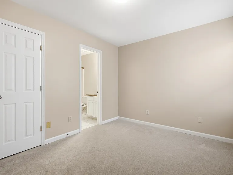 1277 Island Pl E — Photo 26