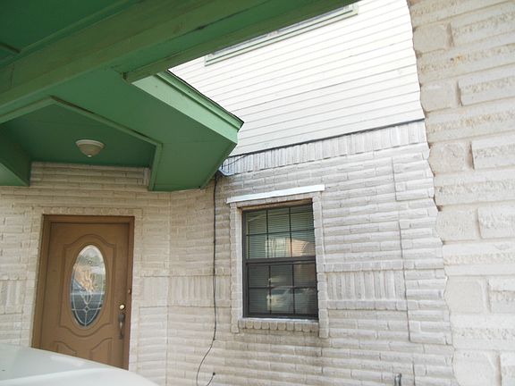 2nd image of 2600 Melanie Dr