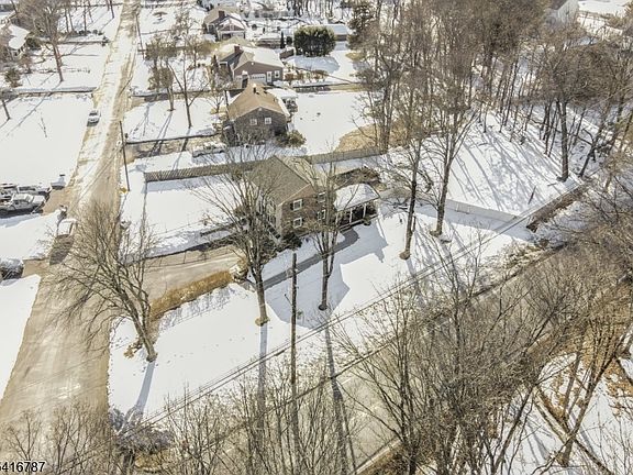 3rd image of 144 Chamberlain Rd