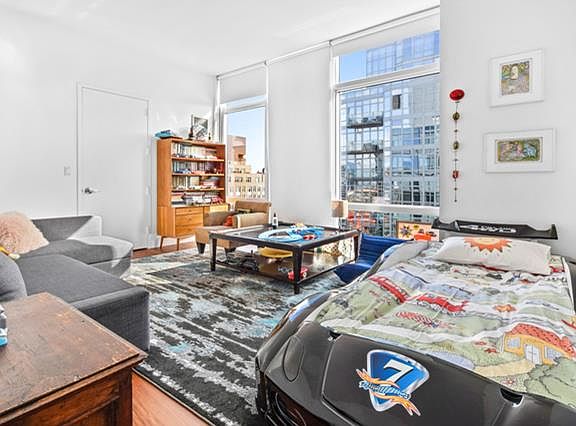 4th image of 10 W End Ave APT 31C