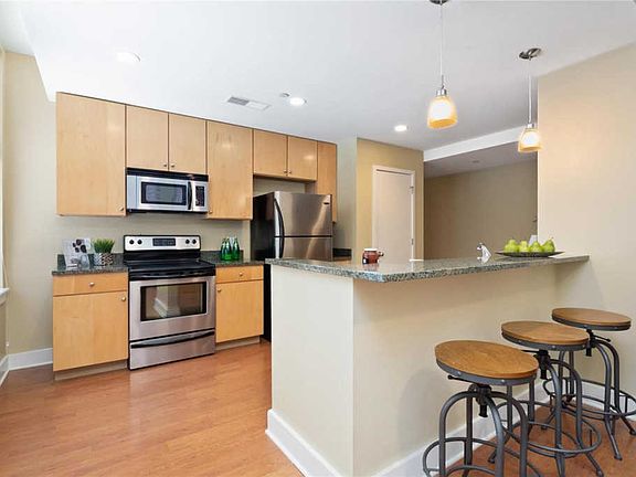 4th image of 314 N Broadway #607
