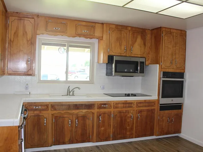 455 Vassar Ave — Photo 2