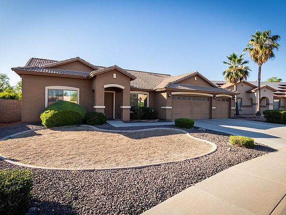 3rd image of 4024 E Somerset Way