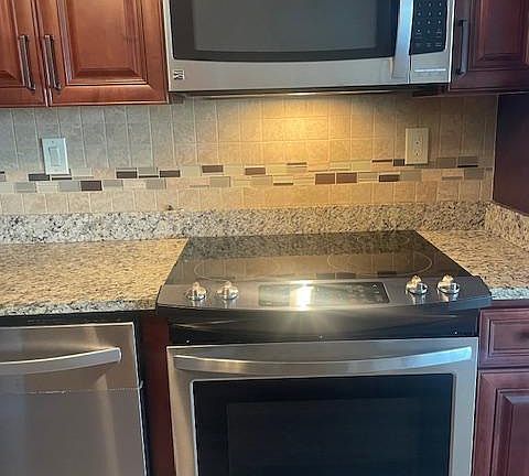 2nd image of 205 Yoakum Pkwy Unit 1226
