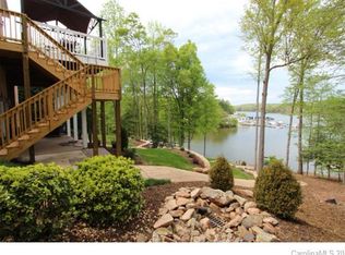 8156 Summit Ridge Dr, Catawba, NC 28609