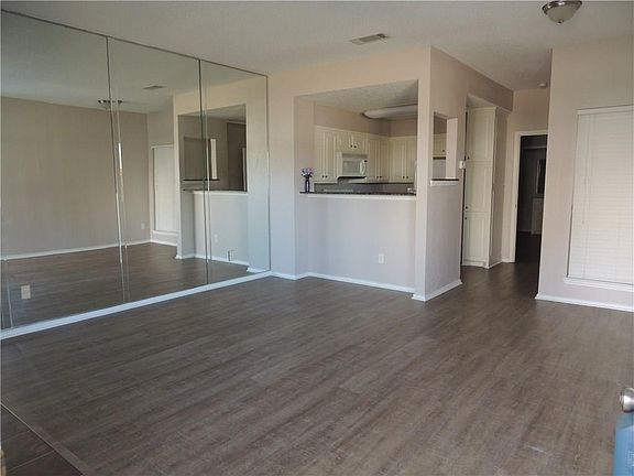 5th image of 3125 Sondra Dr APT 108