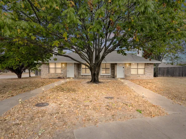 1202 Heron Ct, Desoto, TX 75115