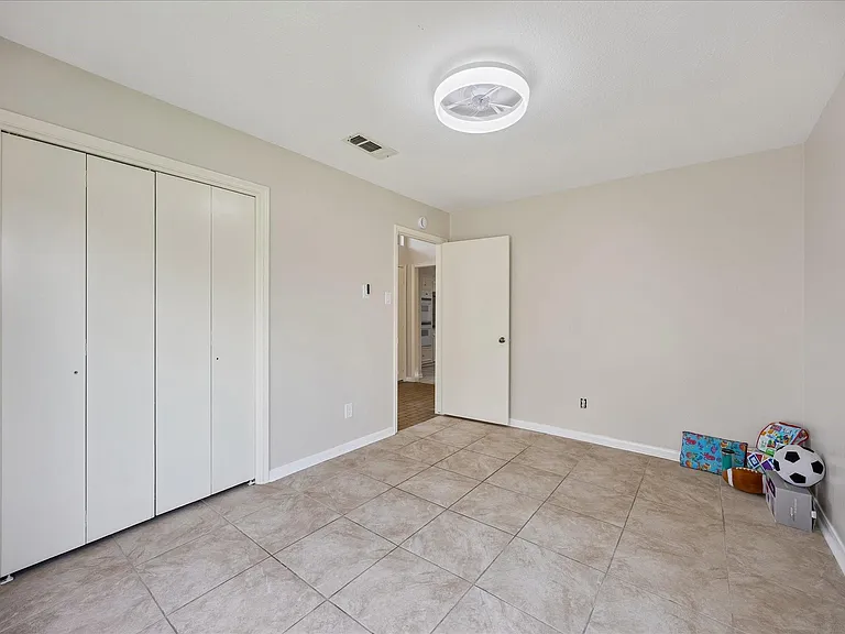 8018 Cobblefield Ln — Photo 10