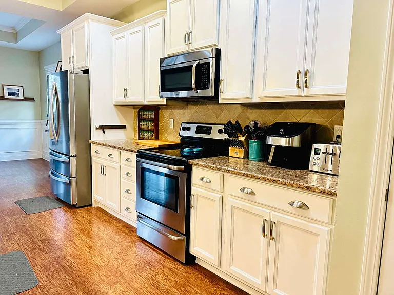 59 Cherry Hill Dr — Photo 35