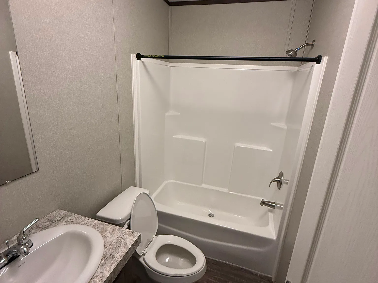 3 bed, 1190 sqft, $1,500 — Photo 3