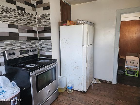 5th image of 6110 Thorn Grove Pike