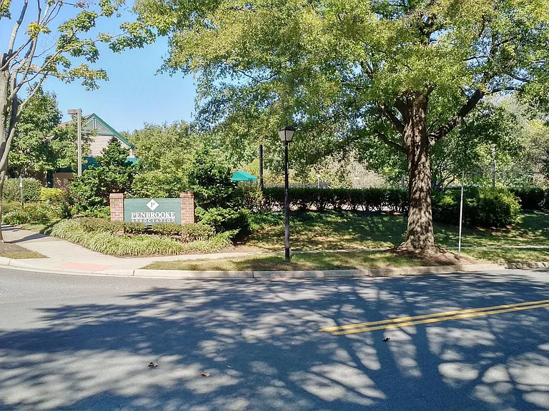 5705 Chapman Mill Dr #150 — Photo 29