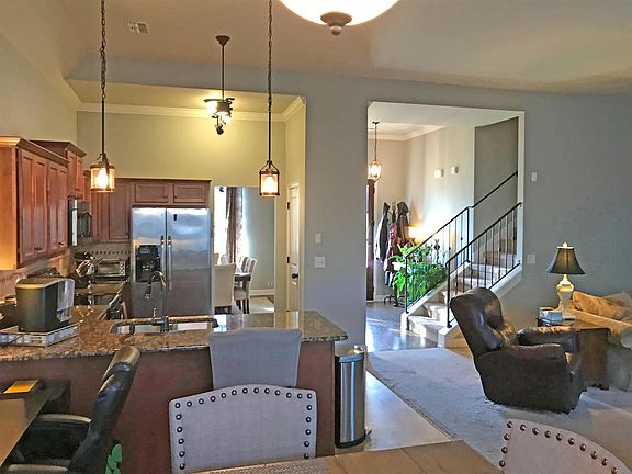 4th image of 3762 Montgomery Way