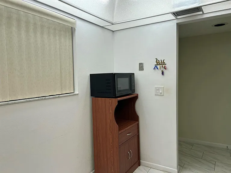 5220 Las Verdes Cir #101 — Photo 10