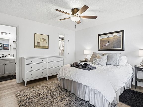 3rd image of 4827 White Rock Cir #E