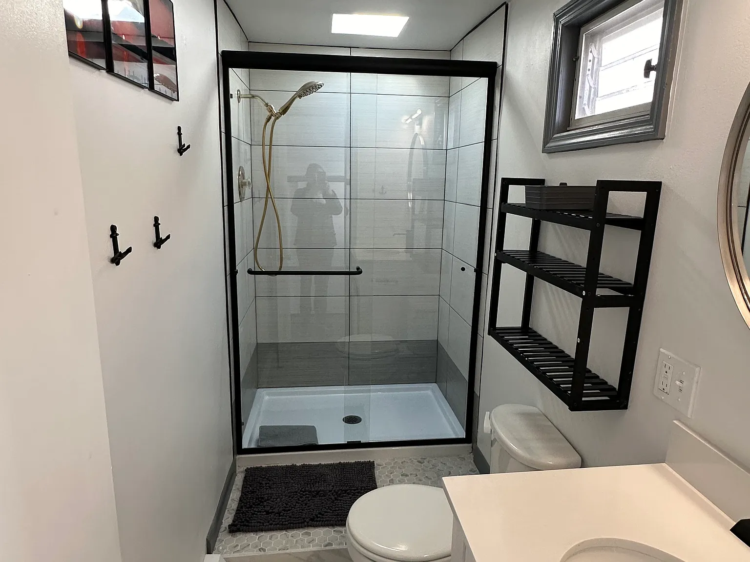 638 Wesley Ave — Photo 2