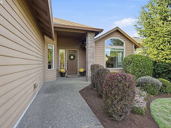 2nd image of 1433 Begonia Ave