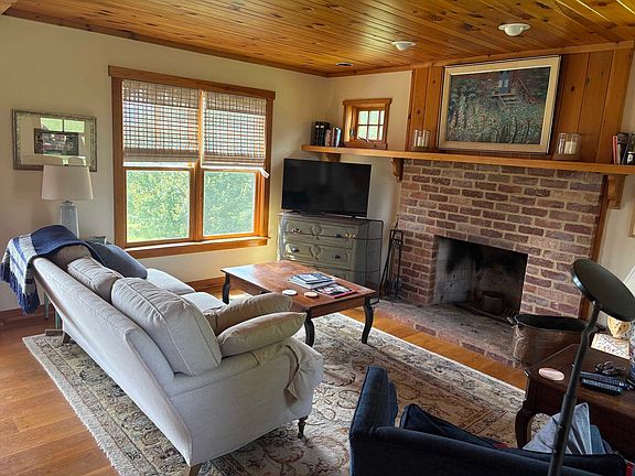 3rd image of 105 Haytie Ln