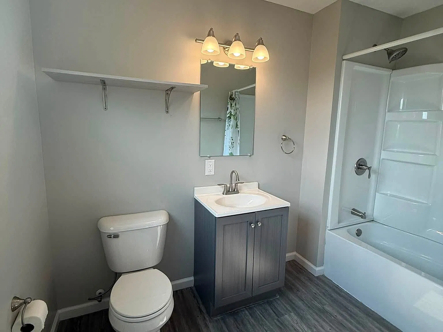 2 bed, 1100 sqft, $1,300 — Photo 4