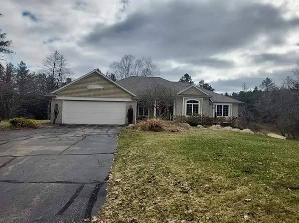 11490 Cedar Ln NE, Sparta, MI 49345