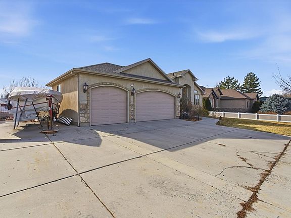 2nd image of 71 W Stauffer Ln