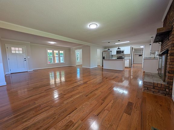 2nd image of 202 Elmhurst Rd