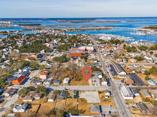 311 Pollock Street, Beaufort, NC 28516