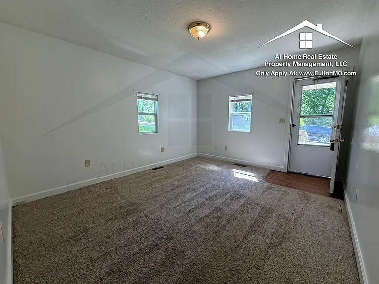 1514 Monroe St — Photo 2