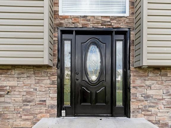 4th image of 6402 Graystone Dr