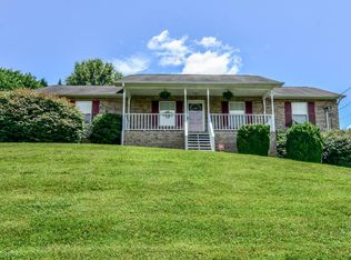210 Sunny Slopes Dr, Jonesborough, TN 37659