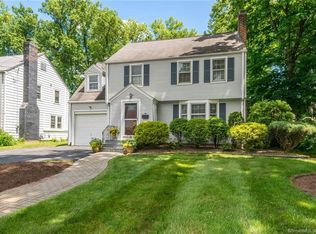 218 Penn Dr, West Hartford, CT 06119