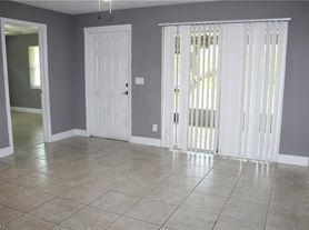 334 Cape Coral Pkwy W, Cape Coral, FL