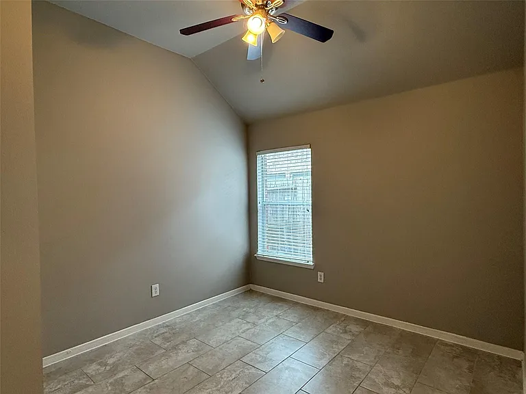 16126 Saxon Hollow Ln — Photo 19