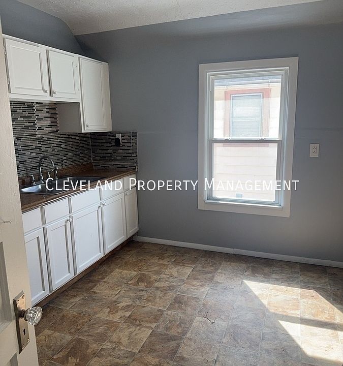 2nd image of 3392 W 52nd St #U