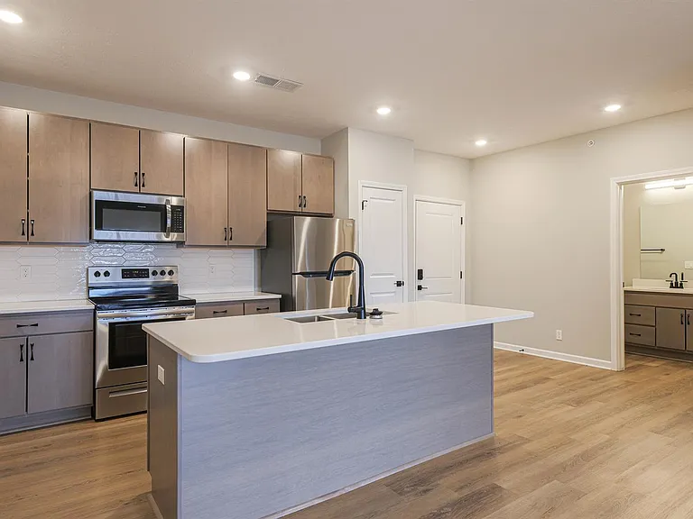 The Creek Apartments — Photo 35