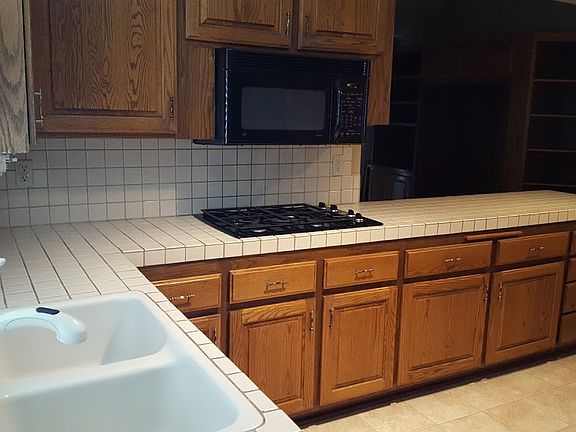 4th image of 68 Summerfield St