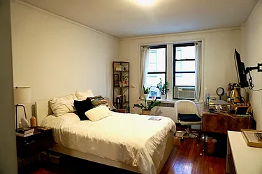 Rented by R New York