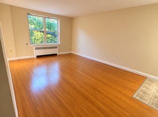 42 Dean Rd APT 5, Brookline, MA 02445