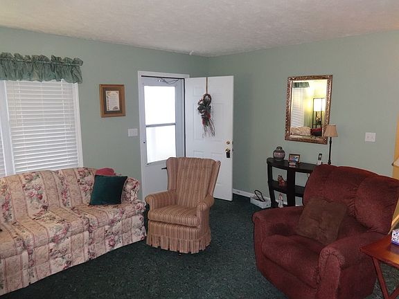4th image of 149 Saint Moritz Dr