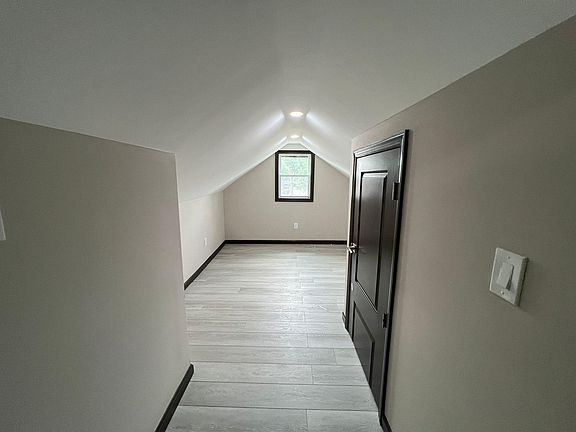 2nd image of 163 Elwood Ave #4R