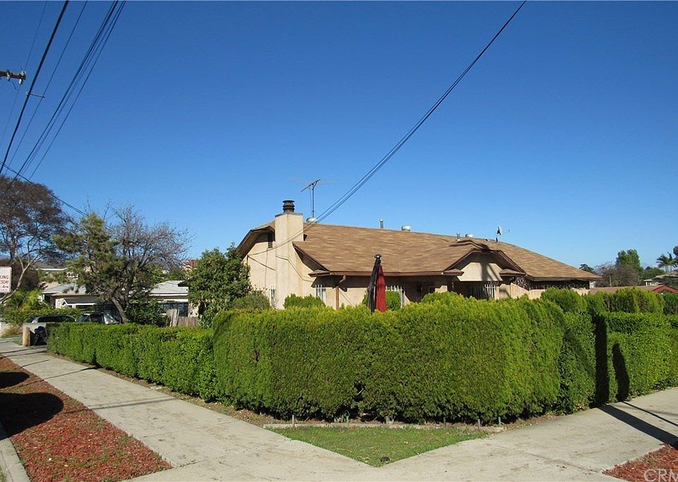 2nd image of 303 E Graves Ave