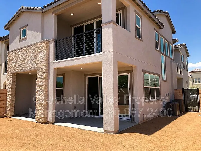 84401 Passagio Lago Way — Photo 32