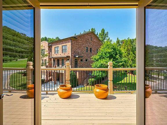 5th image of 3130 Chestnut Woods Dr