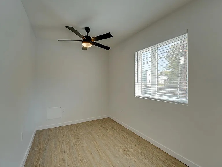 Duplet at Hillcrest | Modern Studio, 1 & 3 Bedroom Apartments — Photo 31