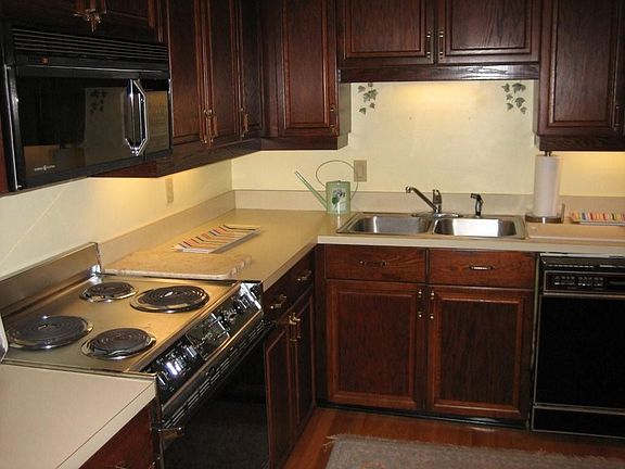 3rd image of 1148 Delaney Ave #1148