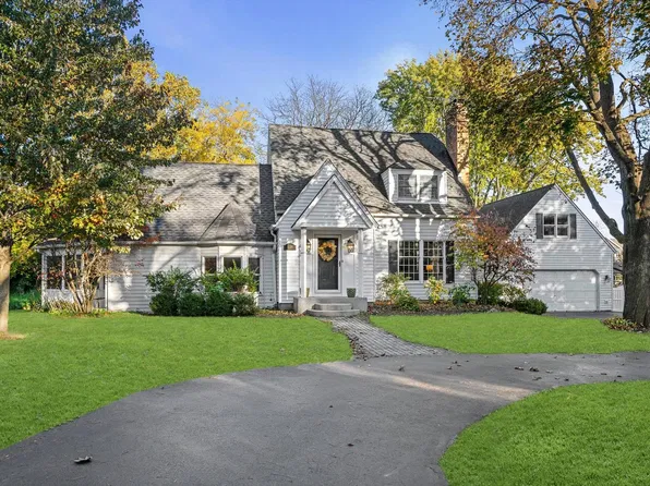 1139 N Patton Ave, Arlington Heights, IL 60004