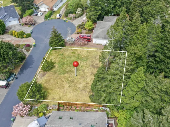 39 Ocean Dunes Dr, Florence, OR 97439
